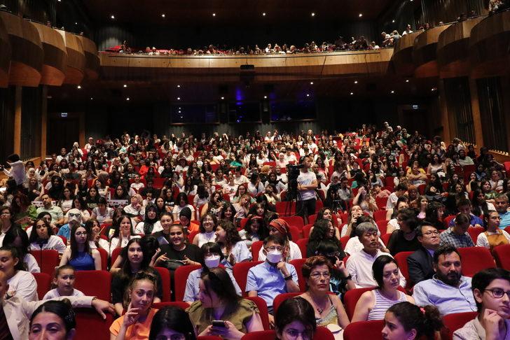 Güney Koreli müzik grubu "Ciipher" Adana'da konser verdi G1