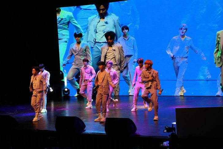 Güney Koreli müzik grubu "Ciipher" Adana'da konser verdi G2