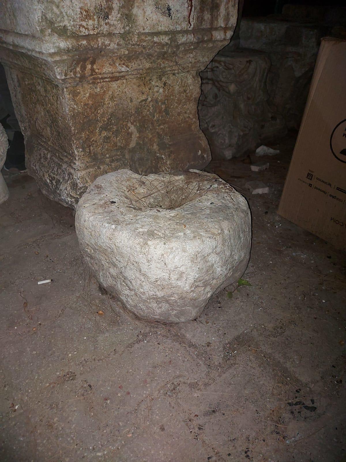 Hatay'da Roma d&ouml;nemine ait olduğu değerlendirilen 10 kaide ele ge&ccedil;irildi