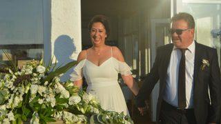 Ünlü oyuncu Serhat Özcan ile Deniz İpek Ayvalık'ta evlendi! 