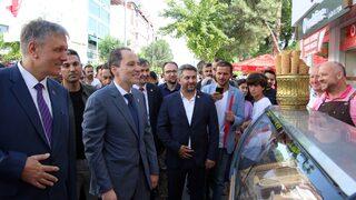 Yeniden Refah Partisi Genel Başkanı Erbakan, Uşak'ta konuştu: