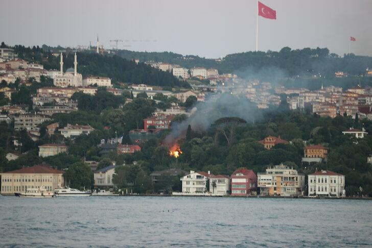 GÜNCELLEME - Üsküdar'daki ahşap binada çıkan yangın kontrol altına alındı G2