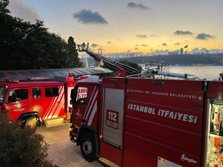 GÜNCELLEME - Üsküdar'daki ahşap binada çıkan yangın kontrol altına alındı G5