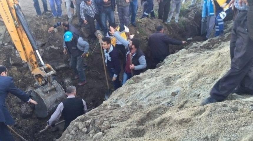 Kanalizasyon kazısında göçük: 2 Ölü, 1 Yaralı