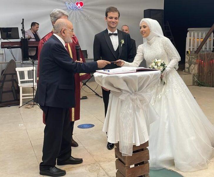 Saadet Partisi Genel Başkanı Karamollaoğlu, İzmir'de nikah şahitliği yaptı G1