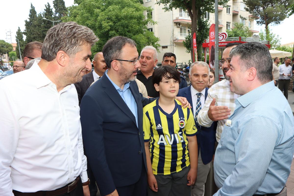 Gen&ccedil;lik ve Spor Bakanı Kasapoğlu, Kula'da yatırımları inceledi