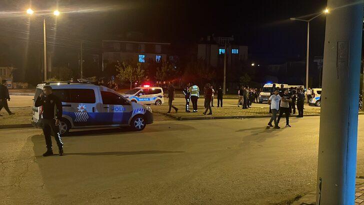 Afyonkarahisar'da düğünde çıkan bıçaklı kavgada baba ve oğlu yaralandı G3