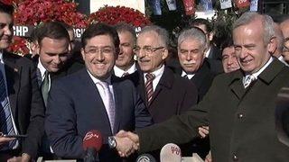 Karayalçın, Murat Hazinedar ve Hayri İnönü'yü tokalaştırdı