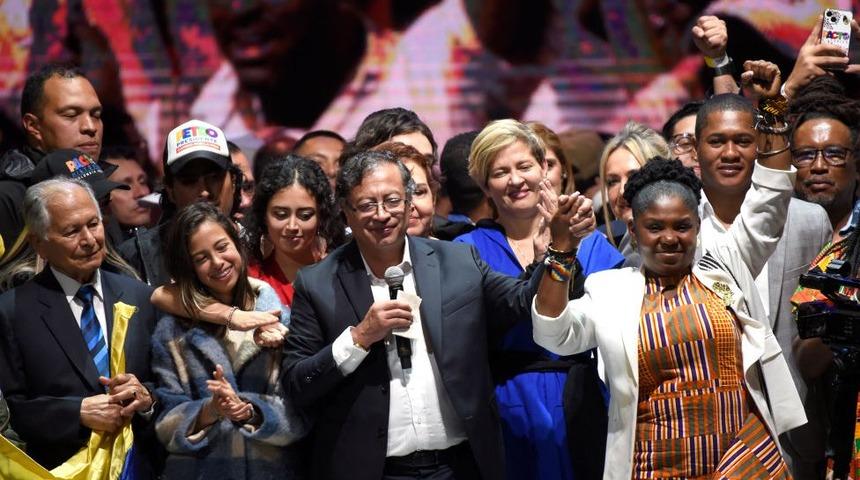 Gustavo Petro: Kolombiya'da cumhurbaşkanlığı se&ccedil;imini solcu aday kazandı