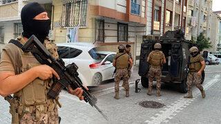 İstanbul'da uyuşturucu tacirlerine operasyon! Çok sayıda kişiye gözaltı
