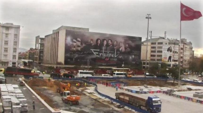 AKM reklam panosu oldu