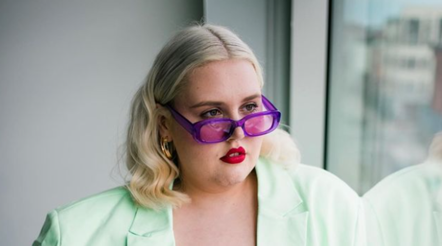 Büyük beden modeli Abby Bible, bikini trendine uydu! Sezonu paylaşımlarıyla açtı