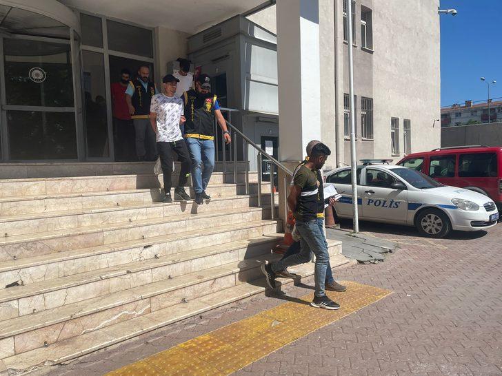 Kayseri'de araç hırsızlığı iddiasıyla 4 zanlı yakalandı G2
