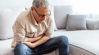 Reflü oluşumunu engellemek çok kolay! Sadece iki bardak içerek…