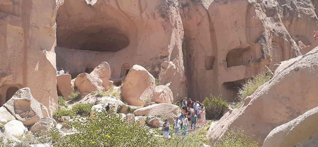 Kapadokya&rsquo;ya gelen burayı g&ouml;rmeden gitmiyor! Kapadokya&rsquo;da en &ccedil;ok Zelve A&ccedil;ık Hava M&uuml;zesi ziyaret ediliyor
