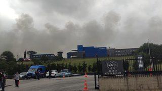 GÜNCELLEME - Kocaeli'de kimya fabrikasında çıkan yangına müdahale ediliyor
