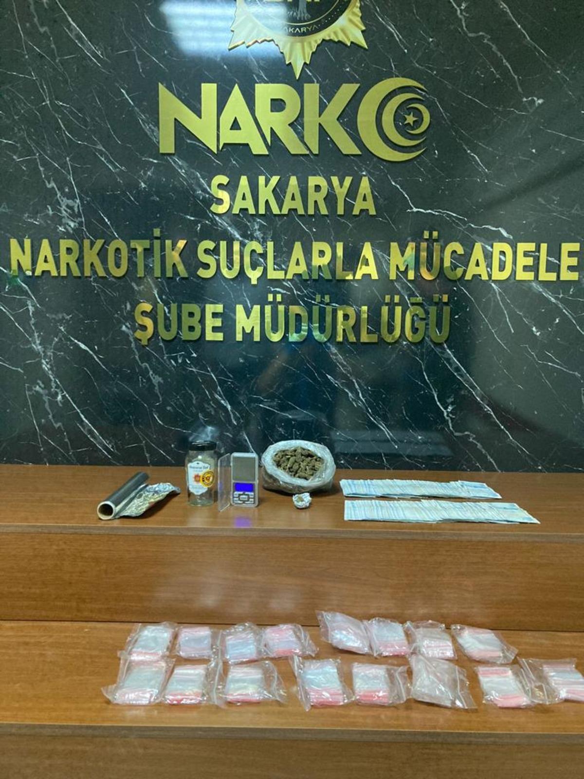 Sakarya'da uyuşturucu operasyonlarında 5 zanlı g&ouml;zaltına alındı