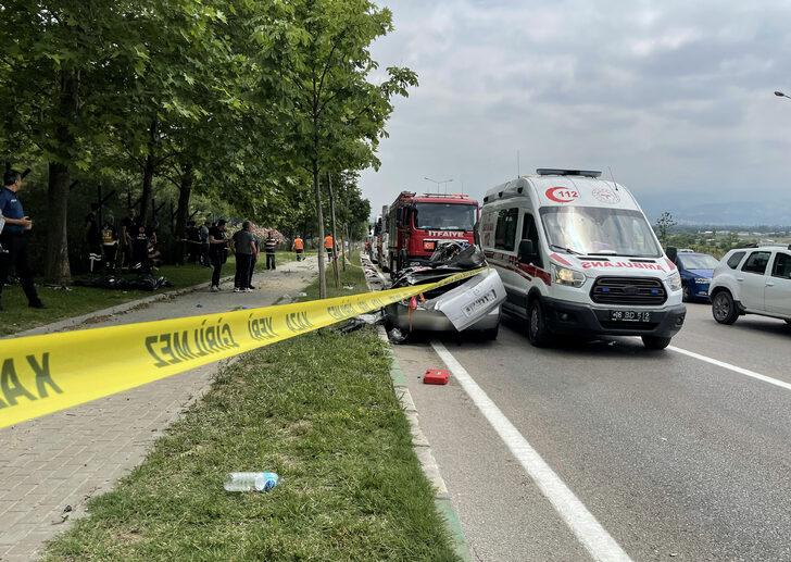Beton mikserinin üstüne devrildiği otomobildeki baba ve oğul öldü G4
