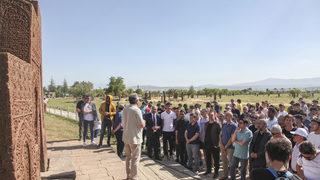 Ahlat Selçuklu Meydan Mezarlığı'ndaki 100 mezar taşı restore edildi