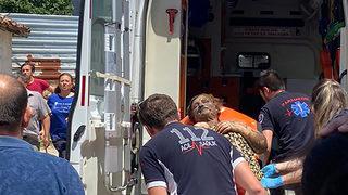 Annesi içerideyken benzin döküp evi ateşe verdi! 'Evi yaktım, gidin söndürün'