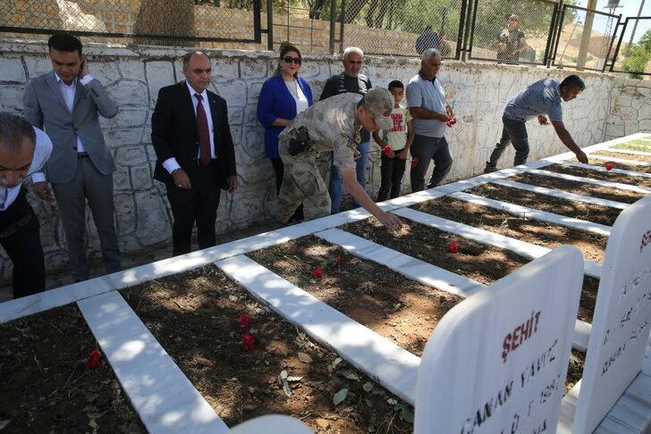 Mardin'de 35 yıl önce PKK'lı teröristlerce katledilen 30 kişi törenle anıldı G4
