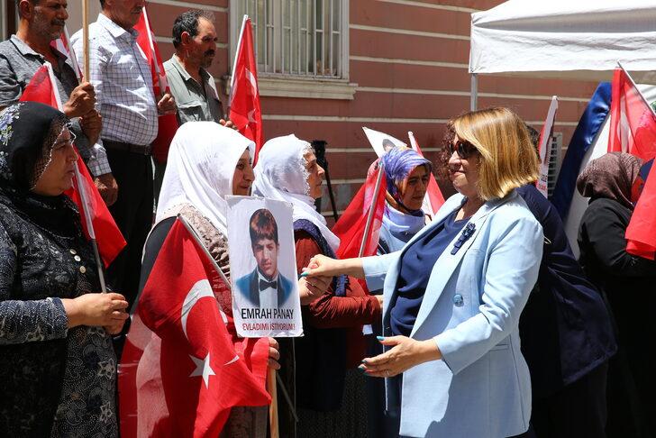 Kadın muhtarlardan Diyarbakır annelerine ziyaret G2