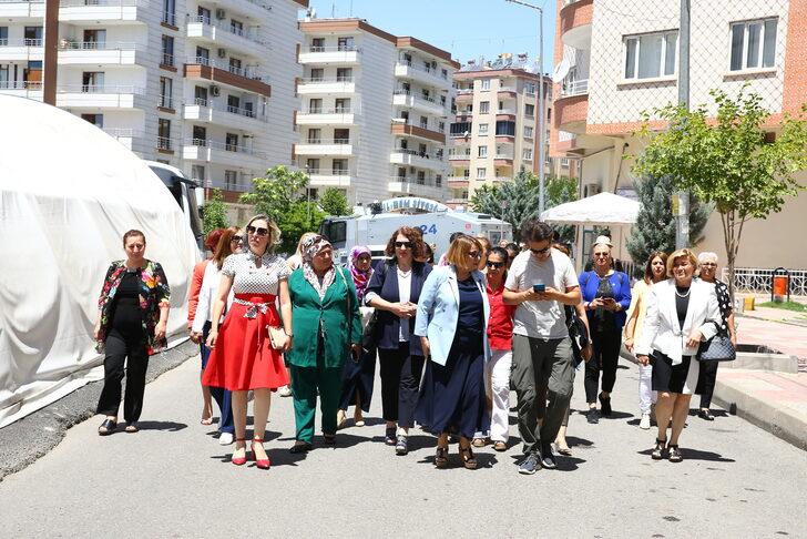 Kadın muhtarlardan Diyarbakır annelerine ziyaret G3