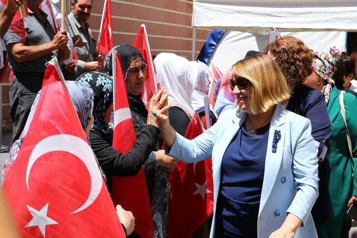 Kadın muhtarlardan Diyarbakır annelerine ziyaret G4