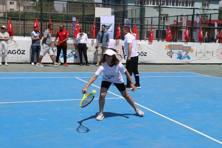 Iğdır'da Kayısı Cup Tenis Turnuvası başladı G2