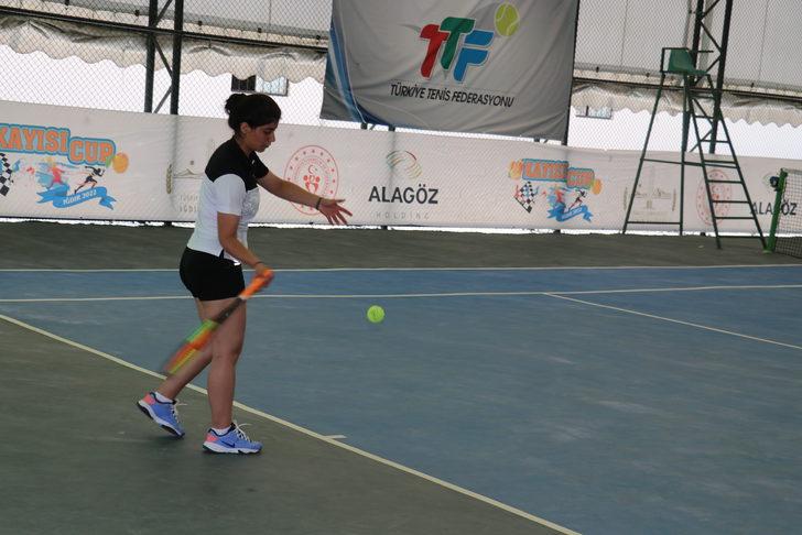 Iğdır'da Kayısı Cup Tenis Turnuvası başladı G3