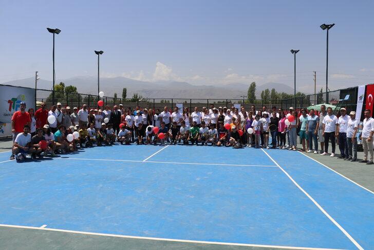 Iğdır'da Kayısı Cup Tenis Turnuvası başladı G5