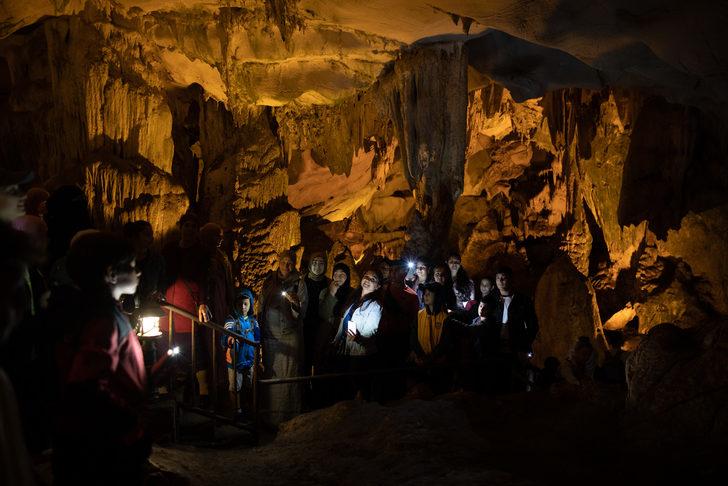 Kırklareli'nde misafir edilen Kırım Tatar Türklerine Dupnisa Mağarası gezdirildi G2