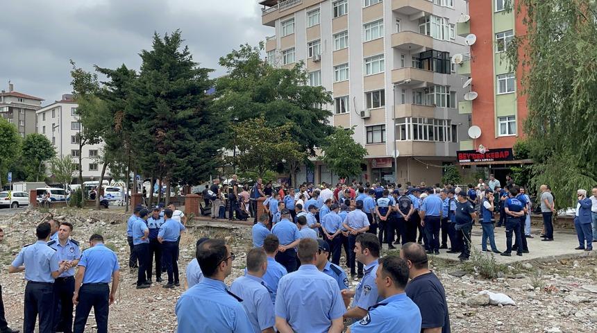 Bahçelievler Belediyesi ile İBB zabıtaları arasında park çalışması gerginliği