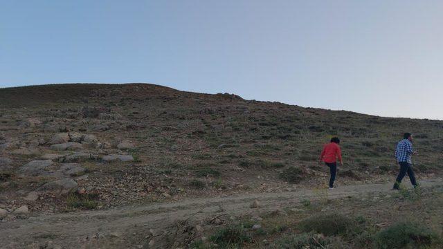 Van'da heyecanlandıran keşif: Kaçak kazı yapan defineciler buldu! Tam 2 bin 700 yıllık