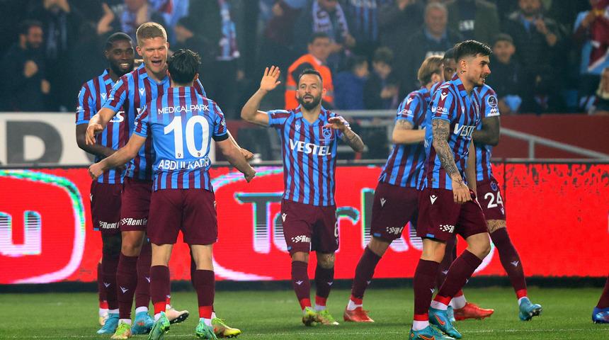 SON DAKİKA: Trabzonspor'da beklenmedik veda! Kendisi açıkladı