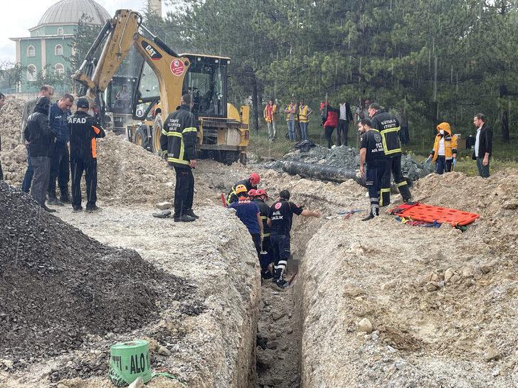 GÜNCELLEME - Kütahya'da kanalizasyon çalışmasında toprak altında kalan 2 işçiden biri öldü G4