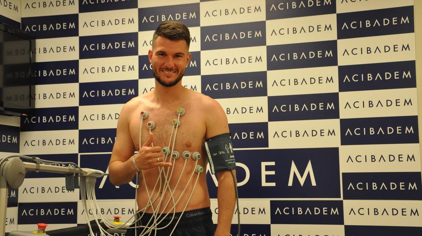 Sivasspor'un yeni transferi Robin Yalçın sağlık kontrolünden geçirildi