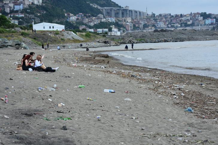 Karadeniz kıyısında 23 istasyonda deniz suyundaki mikroplastik kirlilik araştırıldı G5