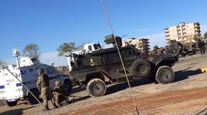 Mardin'de zırhlı araca bombalı saldırı: 4 şehit, 2 yaralı