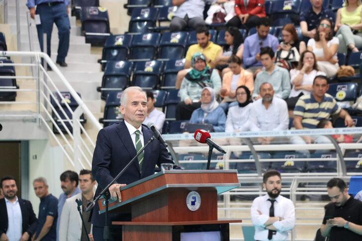 Pamukkale Üniversitesinde mezuniyet töreni yapıldı G2