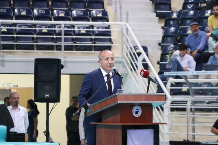 Pamukkale Üniversitesinde mezuniyet töreni yapıldı G3