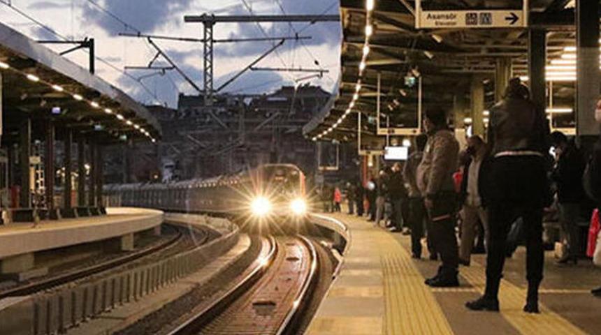 Son dakika: Marmaray'da dehşet anları! Kız arkadaşıyla tartıştı, sonrası korkunç...