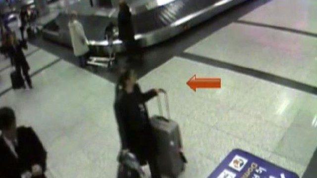 Alman kadını havalimanında böyle karşılamış...