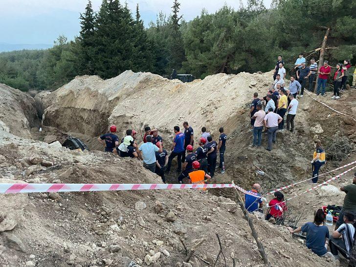 Manisa'da kazı çalışmasında meydana gelen göçükteki kişinin cenazesine ulaşıldı G3