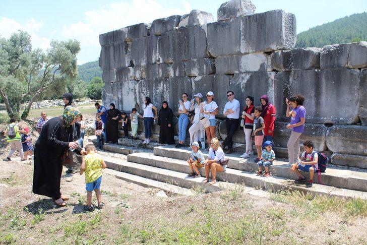Muğla'da yaşayan Suriyeliler ve Ukraynalılar antik kentleri gezdi G3