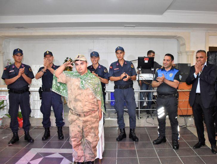 Bilecik'te down sendromlu genç için temsili asker eğlencesi düzenlendi G1