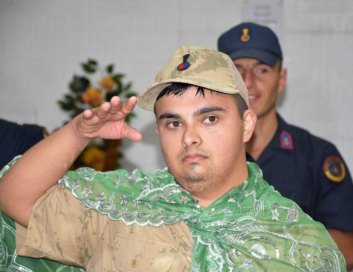 Bilecik'te down sendromlu genç için temsili asker eğlencesi düzenlendi G2