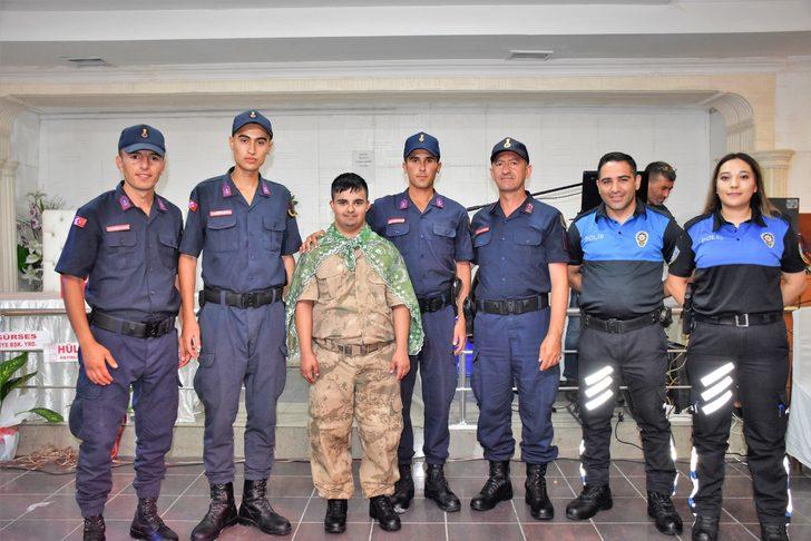 Bilecik'te down sendromlu genç için temsili asker eğlencesi düzenlendi G4