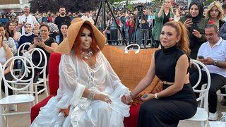 Bülent Ersoy, Karabük'te güzellik merkezi açılışına katıldı