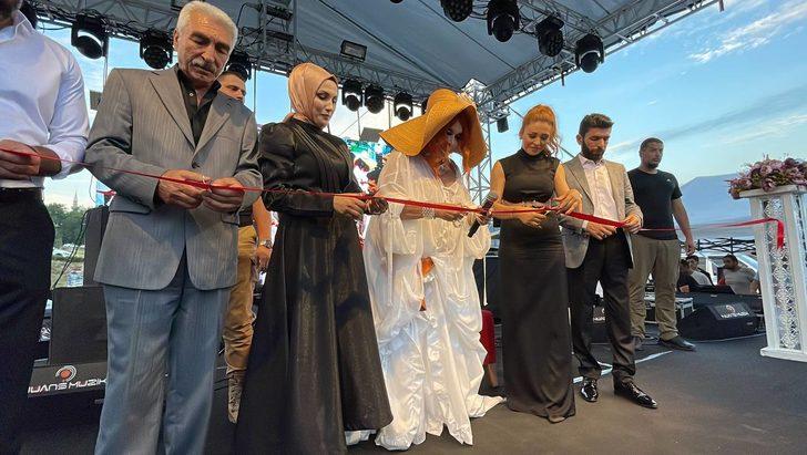 Bülent Ersoy, Karabük'te güzellik merkezi açılışına katıldı G5